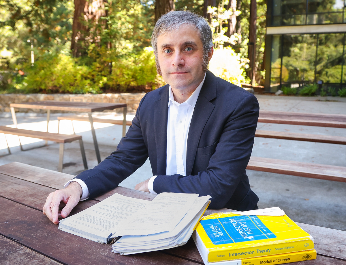 Джесси Касс, занимаясь тем, что он сам называет «неким проектом в облаках», помог возродить интерес к одному из старейших математических вопросов.