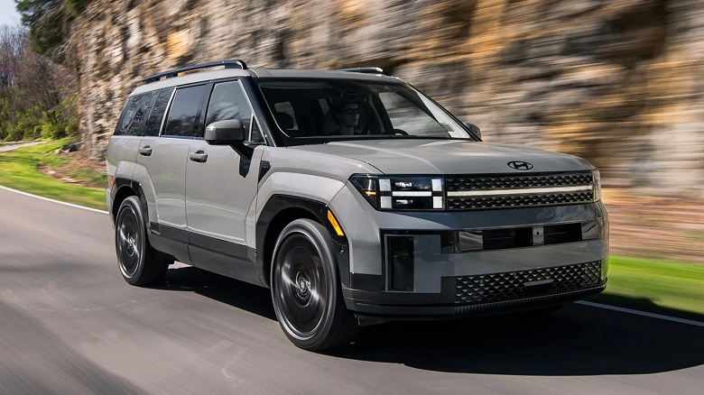 Hyundai Santa Fe пятого поколения подешевел в России: машину с 2,5-литровым мотором на 281 л.с. можно заказать за 3,3 млн рублей (на 320 тыс. рублей дешевле, чем месяц назад)