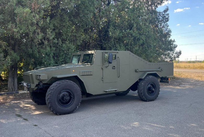 Наш ответ Hummer: представлен бронированный пикап &laquo;Легионер&raquo;