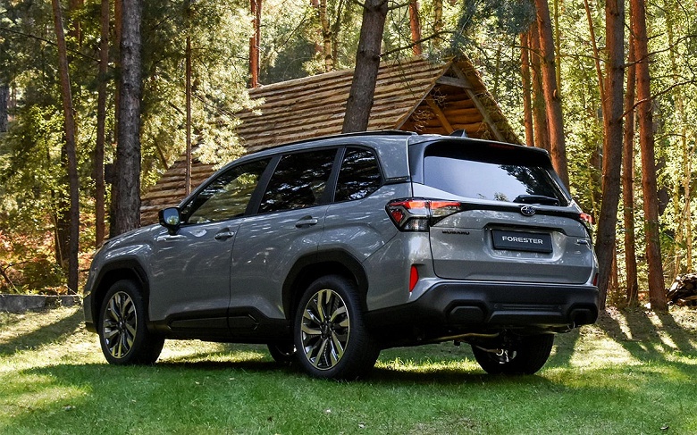 Новый Subaru Forester шестого поколения уже появился у официальных дилеров в России: атмосферный мотор, полный привод, гарантия, топовое оснащение &mdash; за 7,6 млн рублей