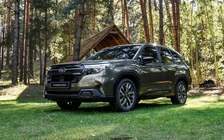 Новый Subaru Forester шестого поколения уже появился у официальных дилеров в России: атмосферный мотор, полный привод, гарантия, топовое оснащение &mdash; за 7,6 млн рублей