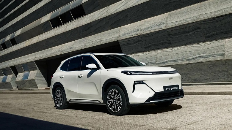 Первый подключаемый гибрид Geely с запасом хода более 1400 км, который официально выйдет в России, получил награду China Heart 2024 - 1 Первый подключаемый гибрид Geely с запасом хода более 1400 км, который официально выйдет в России, получил награду China Heart 2024