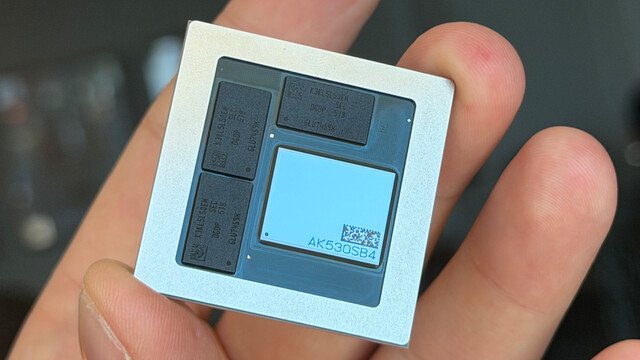 Qualcomm сумела одолеть даже Apple? Snapdragon X2 Elite Extreme умудряется класть на лопатки даже M4 Pro - 1 Qualcomm сумела одолеть даже Apple? Snapdragon X2 Elite Extreme умудряется класть на лопатки даже M4 Pro