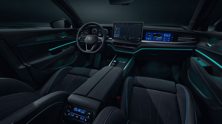 Volkswagen Passat Pro 2026 поступил в продажу: 3 экрана на передней панели и 10 подушек безопасности в базе — всего 169,9 тыс. юаней (2 млн рублей) - 3 Volkswagen Passat Pro 2026 поступил в продажу: 3 экрана на передней панели и 10 подушек безопасности в базе — всего 169,9 тыс. юаней (2 млн рублей)