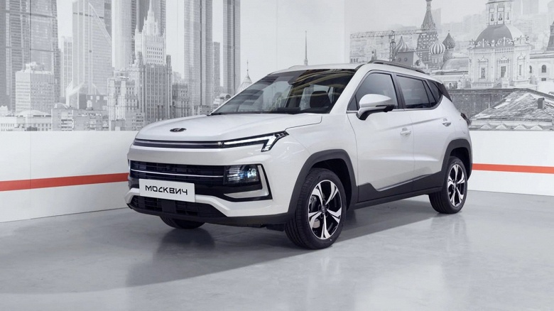 Бесплатно на три года: «Москвич 3» получил управление со смартфона