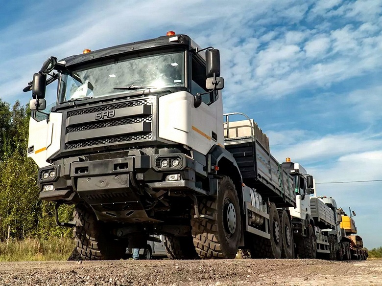 Замена Volvo, MAN и Scania: российский грузовик БАЗ потянул 100 тонн, систему охлаждения решили доработать