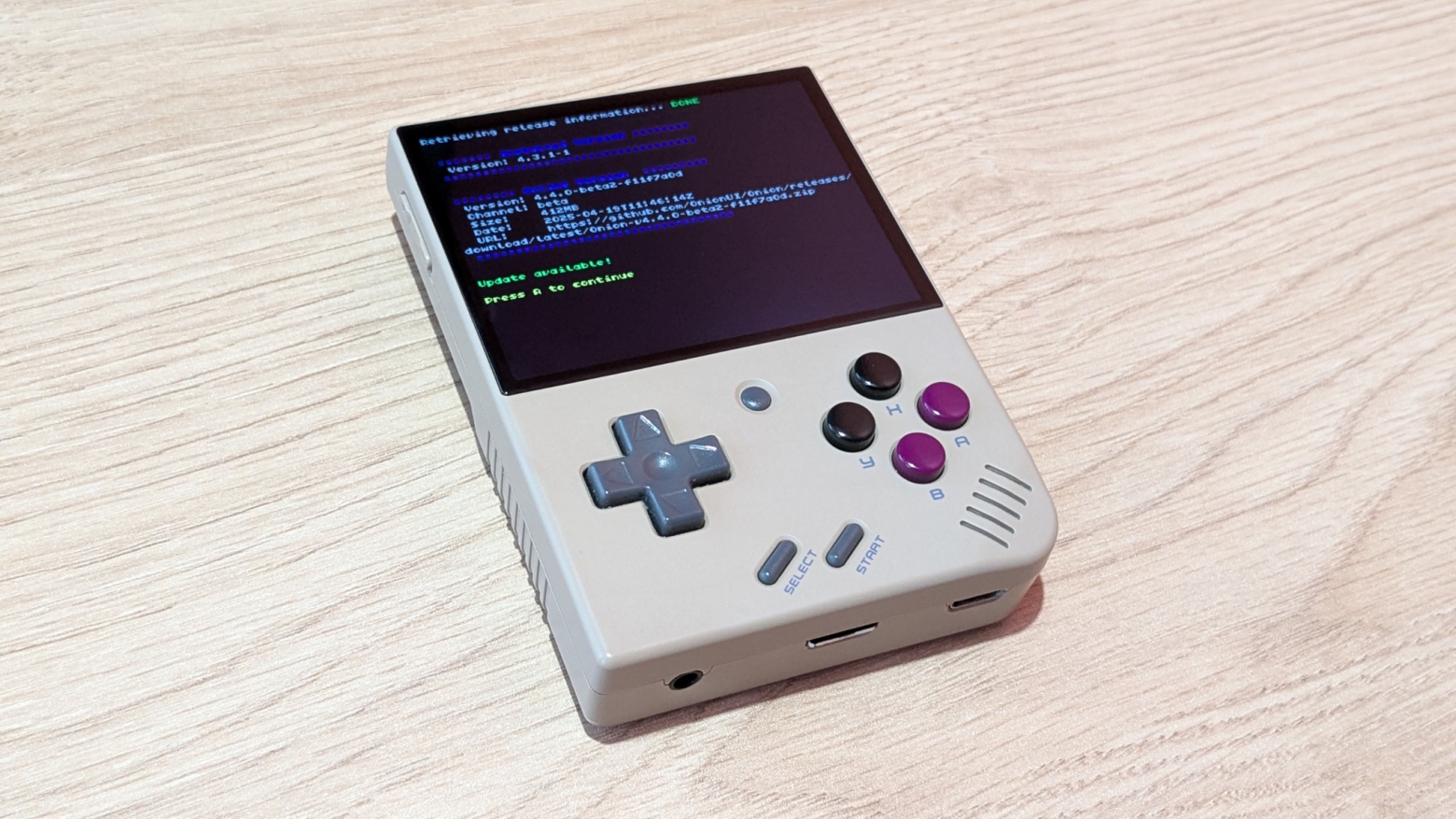 Приставка Miyoo Mini Plus.