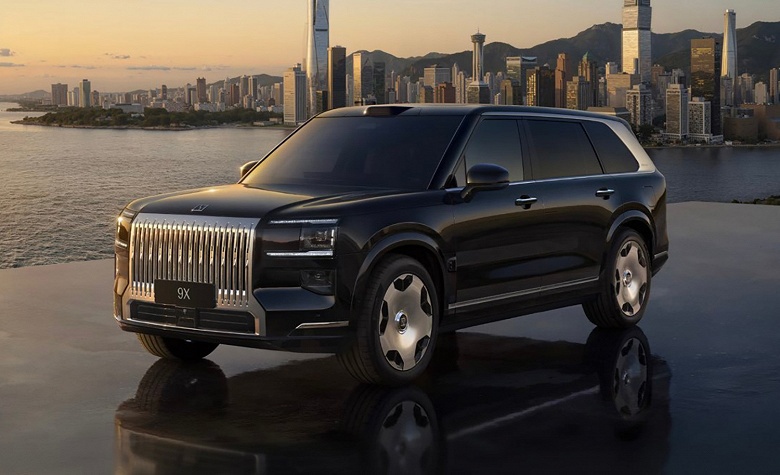 Новый утильсбор добавляет 3 млн рублей к цене. Названа стоимость флагманского гибридного кроссовера Zeekr 9X в России с учетом новых ставок утильсбора