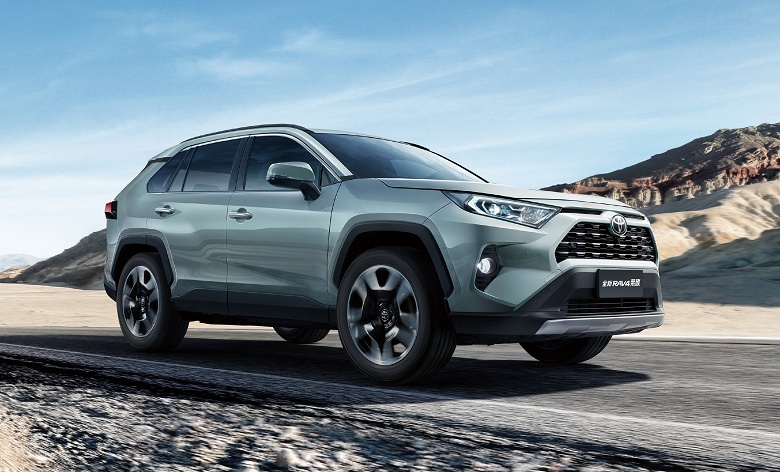 &laquo;Параллельные&raquo; Toyota в России популярнее официальных Omoda и Jetour
