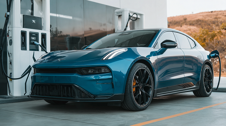 342 кВт на площади 1 кв. м. В России заработали новейшие зарядные станции для пяти машин одновременно