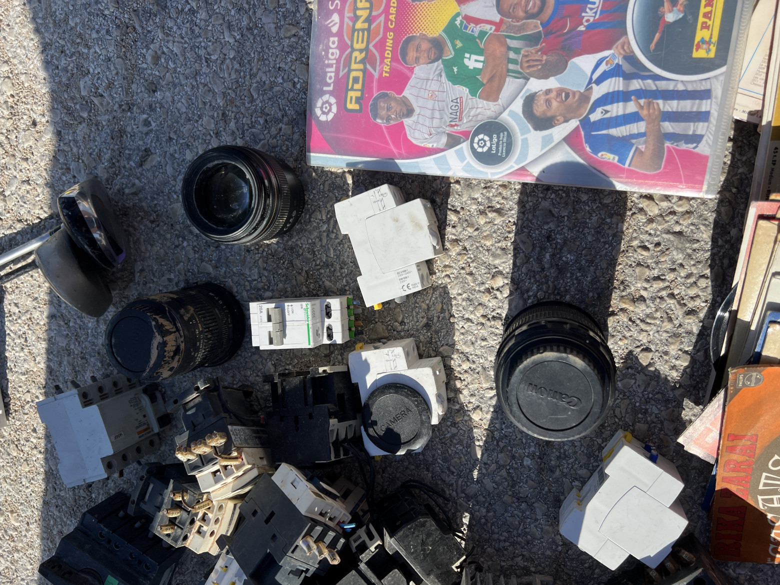 Воскресная барахолка под Валенсией: винтажная аудиотехника, ноутбуки и много чего ещё - 12 Воскресная барахолка под Валенсией: винтажная аудиотехника, ноутбуки и много чего ещё - 12