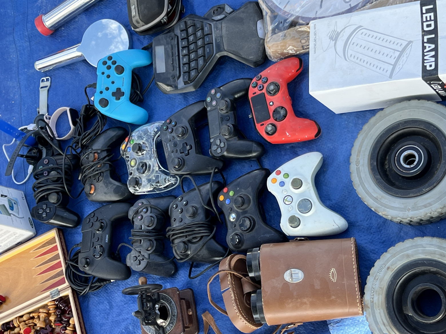 Воскресная барахолка под Валенсией: винтажная аудиотехника, ноутбуки и много чего ещё - 17 Воскресная барахолка под Валенсией: винтажная аудиотехника, ноутбуки и много чего ещё - 17