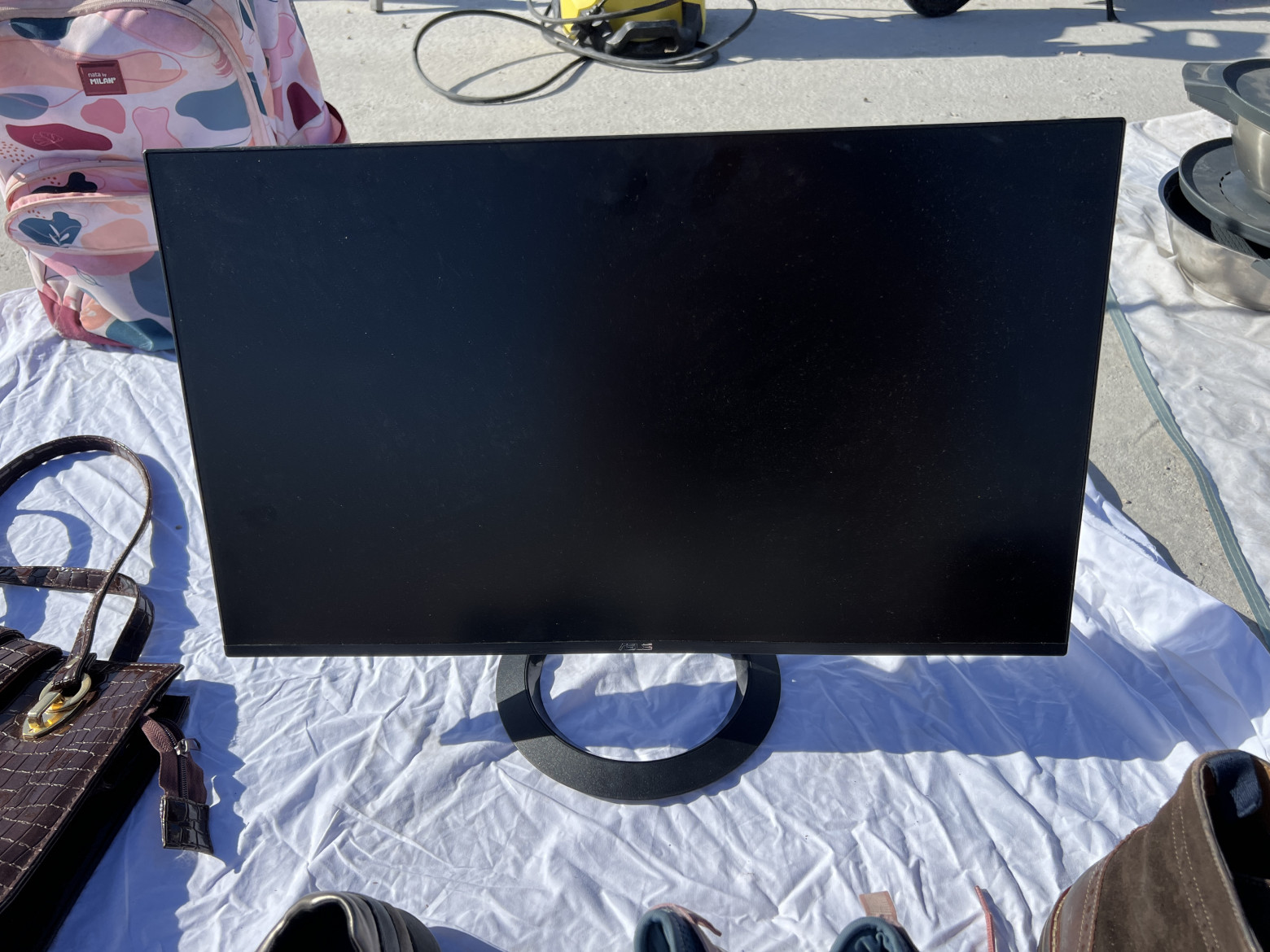 Воскресная барахолка под Валенсией: винтажная аудиотехника, ноутбуки и много чего ещё - 34 Воскресная барахолка под Валенсией: винтажная аудиотехника, ноутбуки и много чего ещё - 34