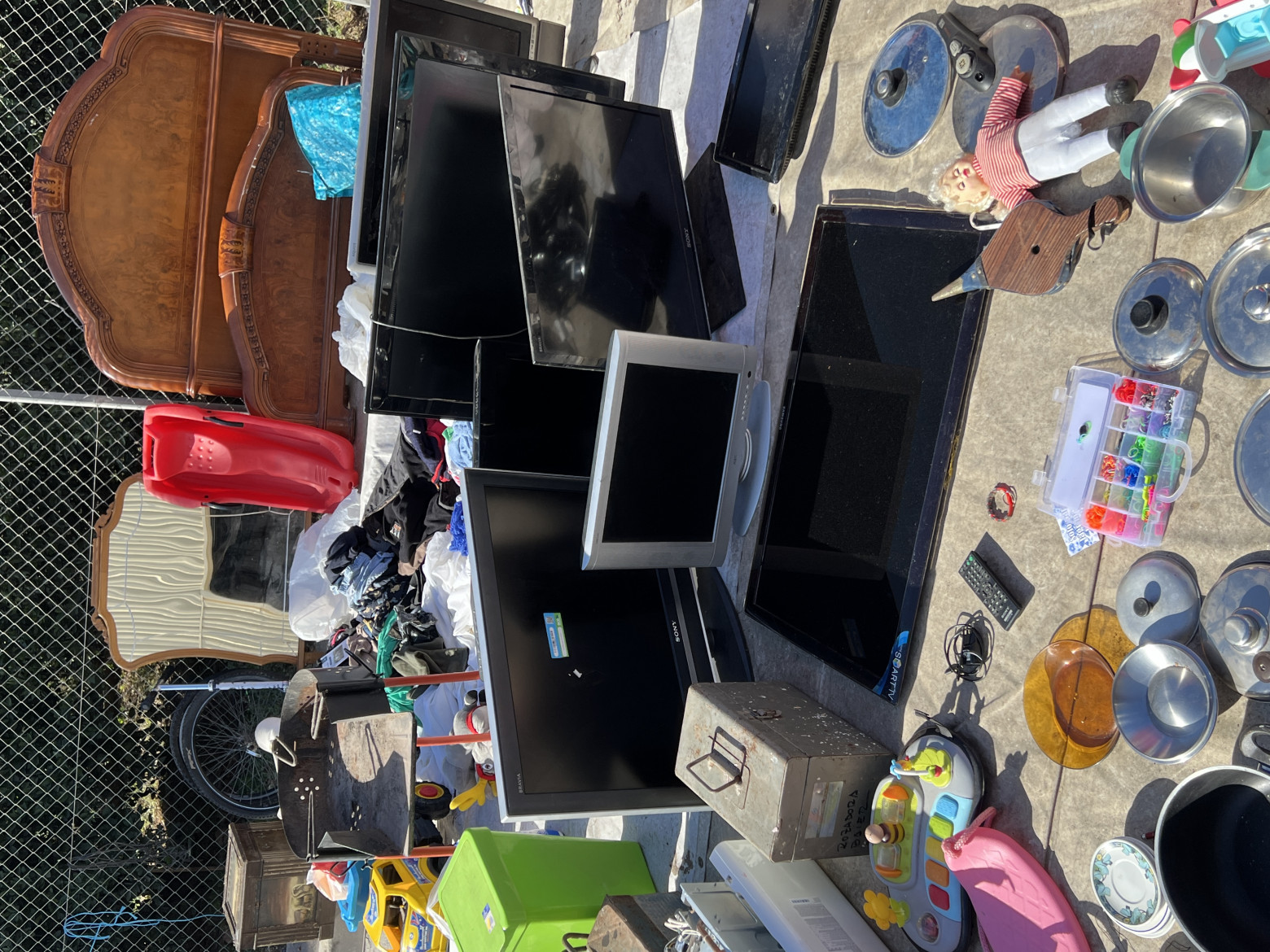 Воскресная барахолка под Валенсией: винтажная аудиотехника, ноутбуки и много чего ещё - 39 Воскресная барахолка под Валенсией: винтажная аудиотехника, ноутбуки и много чего ещё - 39