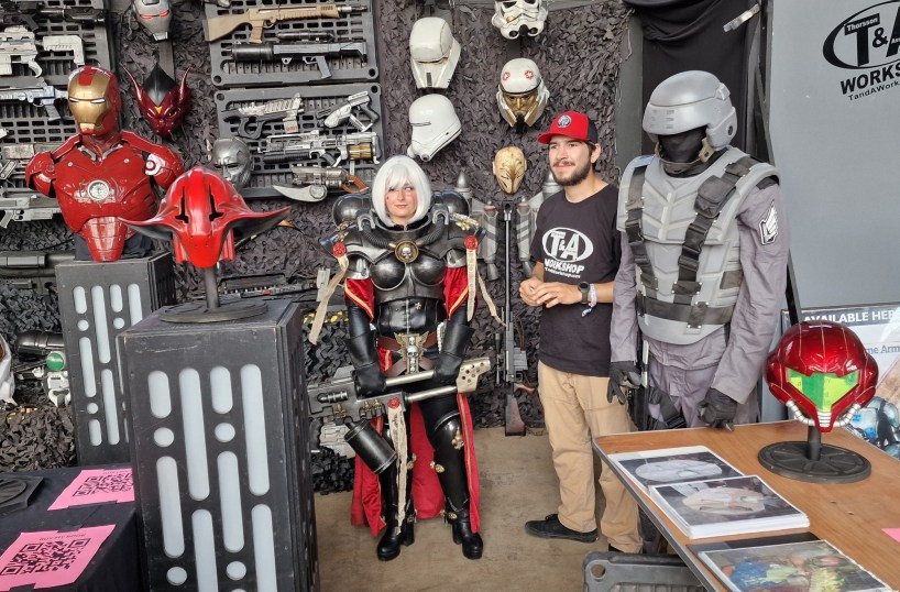 Роботы из «Звездных Войн» на заброшенной военной базе в Вальехо — фоторепортаж - 8