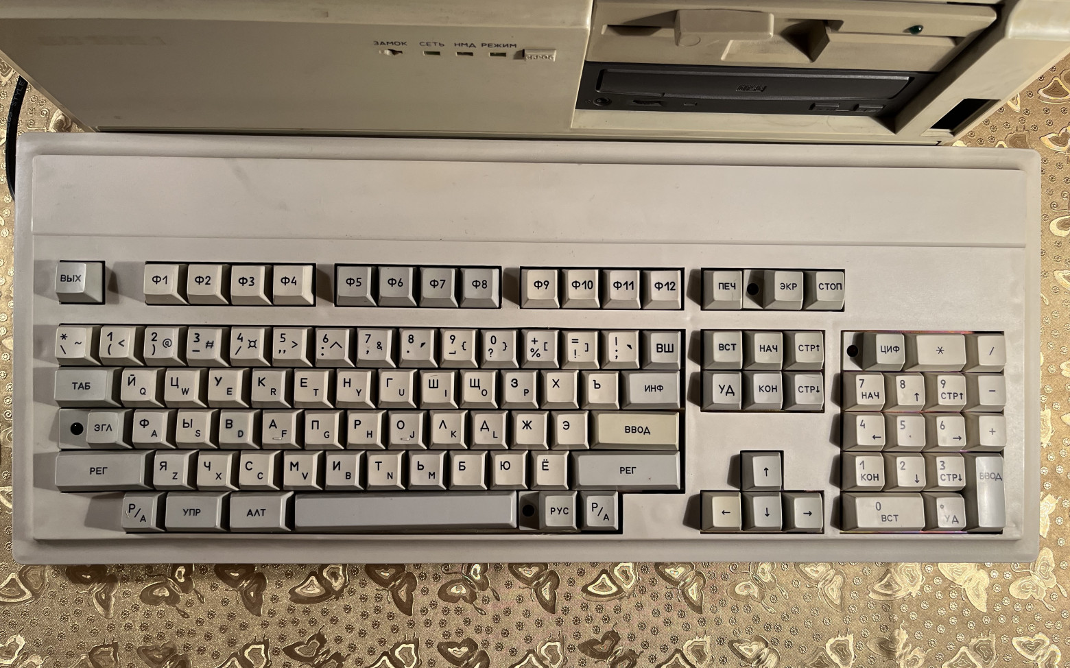 АТ-клавиатура