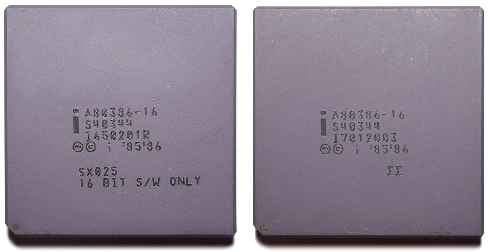 Неисправная и исправная версии 386. Обратите внимание на надписи в нижней строке. Фото (слева) и (справа): Thomas Nguyen, (CC BY-SA 4.0). Полная версия