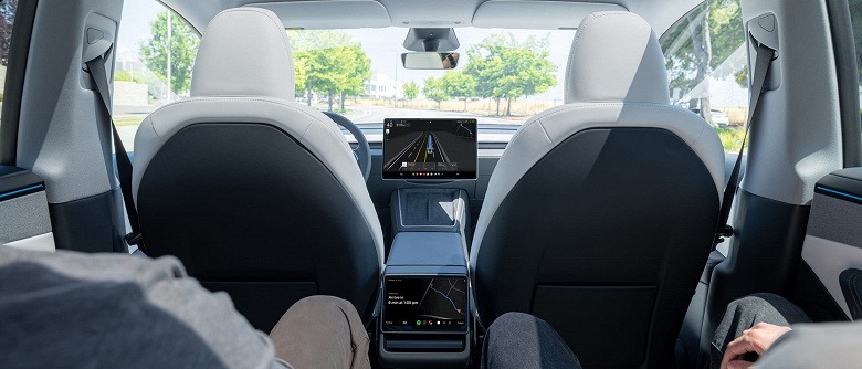 Начато расследование из-за сбоев Tesla Full Self-Driving: автомобили проезжают на красный и выезжают на встречную полосу - 1 Начато расследование из-за сбоев Tesla Full Self-Driving: автомобили проезжают на красный и выезжают на встречную полосу