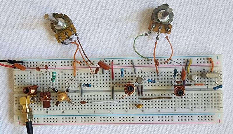 Рис. 57. Измерение резонансной частоты П-контура в передатчике