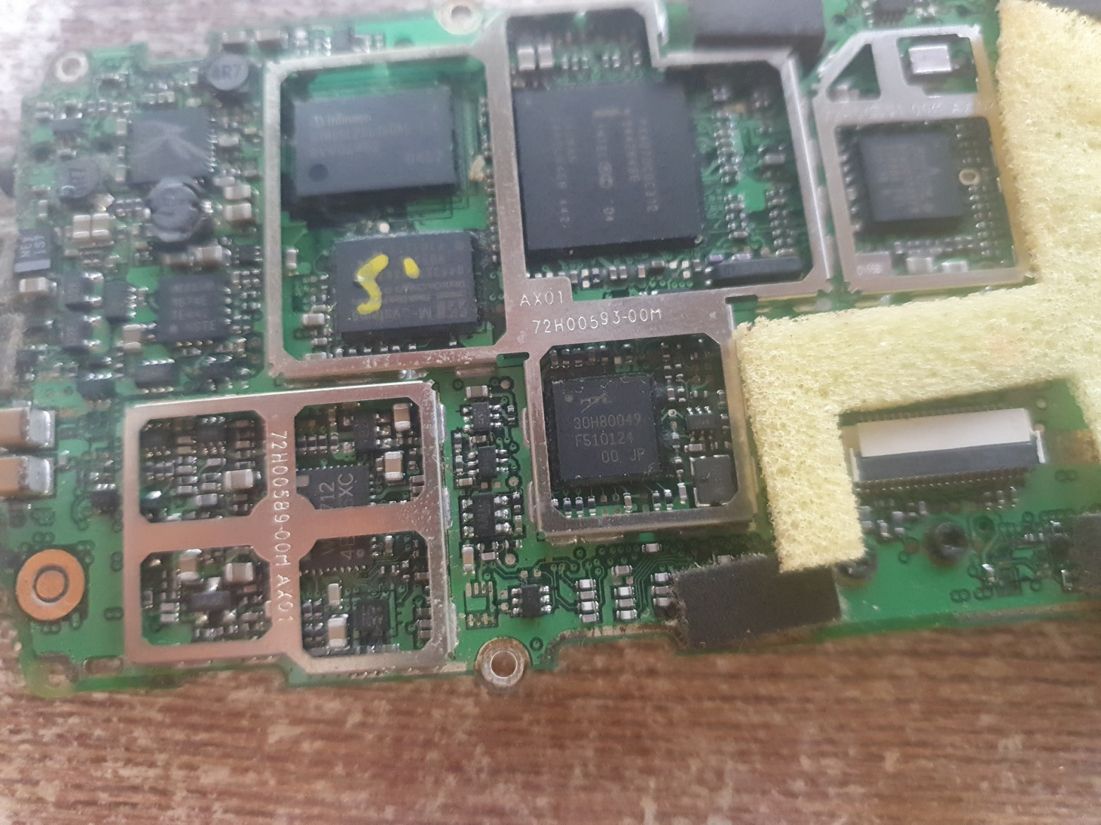 Также косвенно это подтверждает тот факт, что кроме PalmOS были Treo с Windows Mobile на борту, а как известно — HTC один из главных производителей устройств на WM.