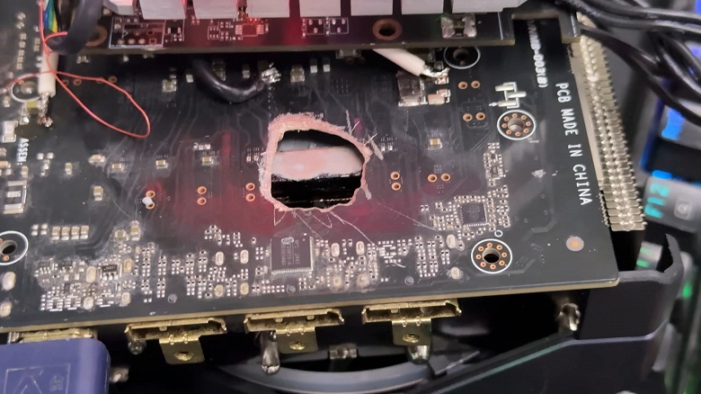 GeForce RTX 5070 Ti с огромной дыркой в плате получила вторую жизнь благодаря Radeon RX 580