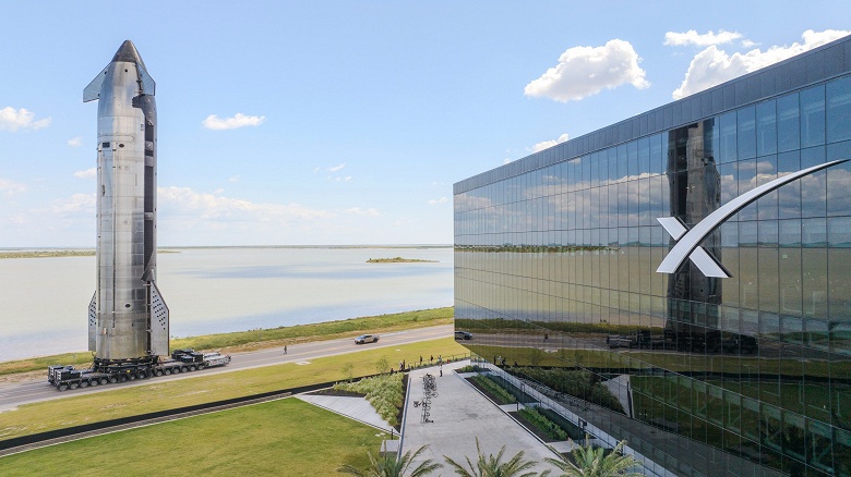 Ключ на старт. Последний Starship в этом поколении доставлен на стартовую площадку, опубликованы эффектные фото - 4 Ключ на старт. Последний Starship в этом поколении доставлен на стартовую площадку, опубликованы эффектные фото