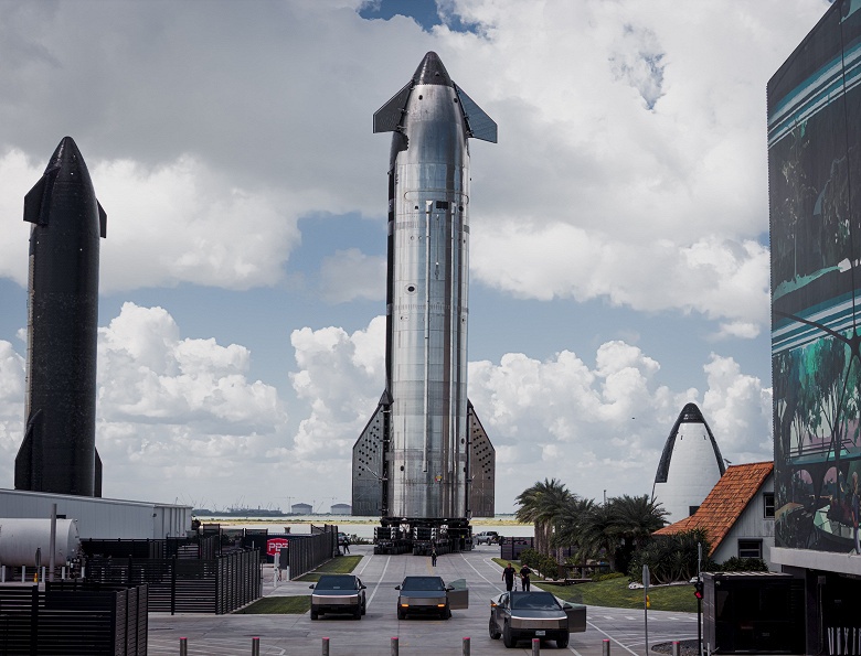 Ключ на старт. Последний Starship в этом поколении доставлен на стартовую площадку, опубликованы эффектные фото - 1 Ключ на старт. Последний Starship в этом поколении доставлен на стартовую площадку, опубликованы эффектные фото