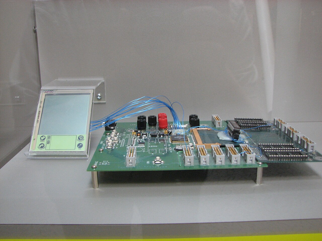 Прототип Pilot 1000, представляющий из себя Breakout-плату для MC68328!