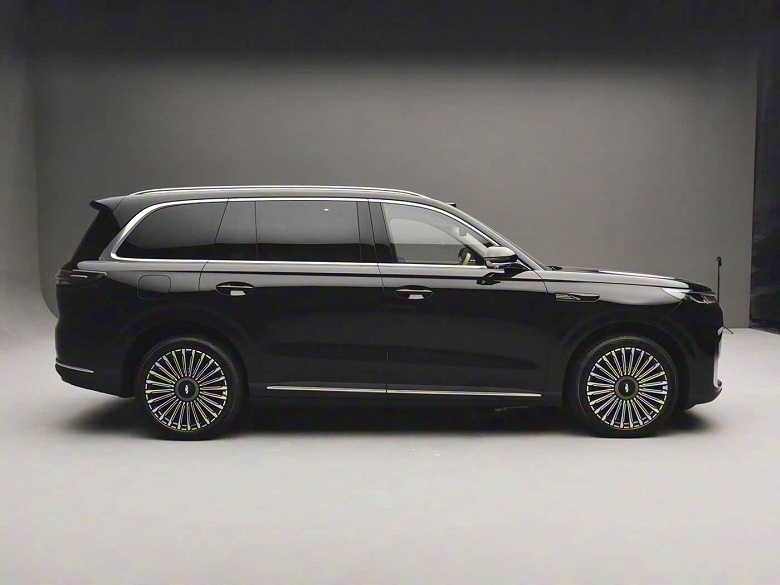 «Убийца» Li Auto L9 от Chery. Флагманский кроссовер Chery Fulwin T11 вышел на рынок: 469 л.с., полный привод и более 1400 км на баке бензина — за 200 тыс. юаней (2,3 млн рублей) - 2 «Убийца» Li Auto L9 от Chery. Флагманский кроссовер Chery Fulwin T11 вышел на рынок: 469 л.с., полный привод и более 1400 км на баке бензина — за 200 тыс. юаней (2,3 млн рублей)