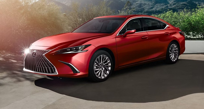Новый Lexus ES выйдет в Японии в 2026 году &mdash; с обновлениями по воздуху, электрорегулировкой заднего дивана и полным приводом в некоторых версиях