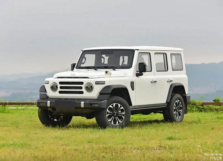 «Китайский УАЗ» 212 T01 получил новый тяговитый мотор: 170 л.с., рама, полный привод с блокировками и 8-ступенчатый «автомат» — всего 166 тыс. юаней (2,1 млн рублей) - 1 «Китайский УАЗ» 212 T01 получил новый тяговитый мотор: 170 л.с., рама, полный привод с блокировками и 8-ступенчатый «автомат» — всего 166 тыс. юаней (2,1 млн рублей)