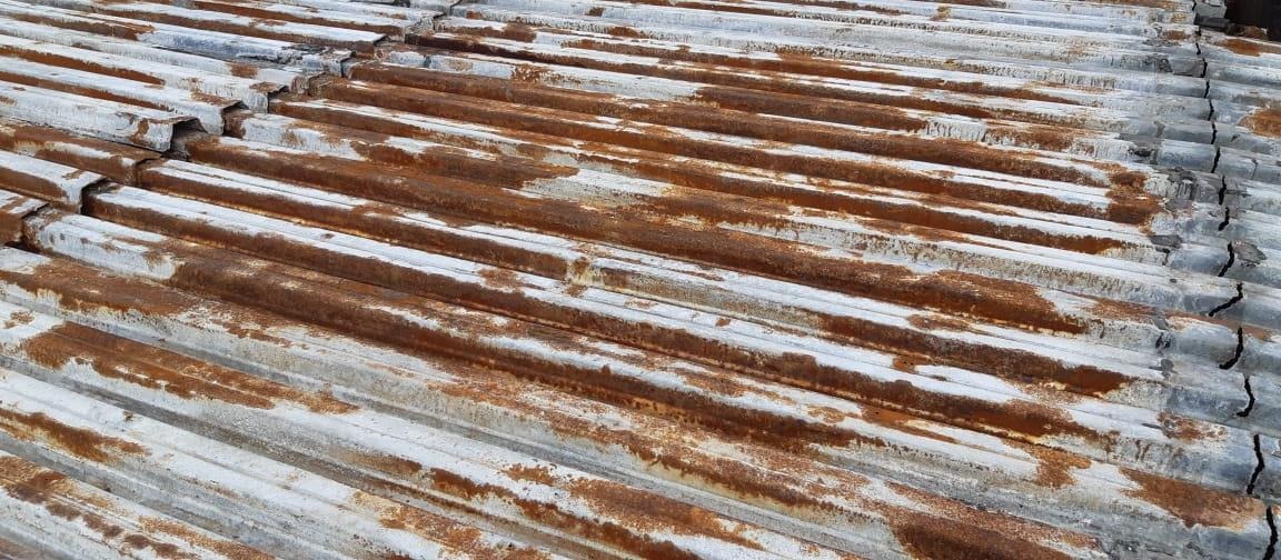 При обследовании реальных объектов мы видим последствия: металлические части покрываются коррозией, деревянные гниют, а заказчикам приходится менять кровлю целиком. При обследовании реальных объектов мы видим последствия: металлические части покрываются коррозией, деревянные гниют, а заказчикам приходится менять кровлю целиком.