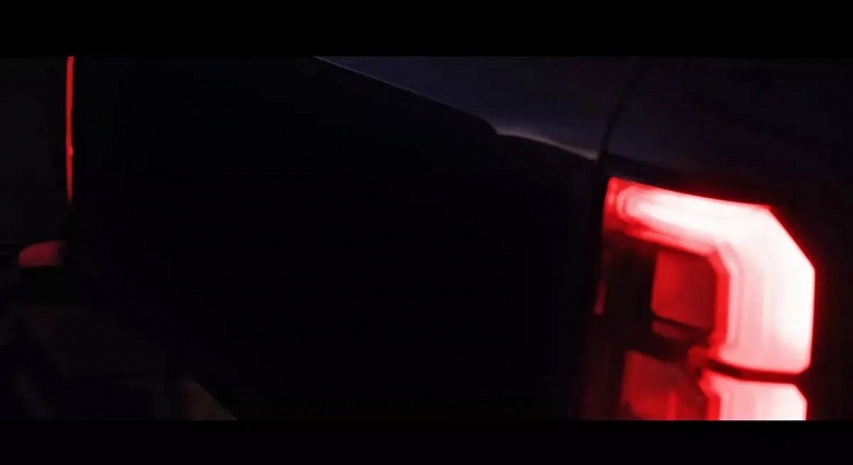 Совершенно новый Nissan Navara на платформе Mitsubishi Triton представят в ноябре: первые изображения