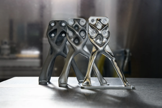 Алюминиевый каркас, разработанный NASA на основе эволюционных алгоритмов, для антенны на задней части телескопа EXCITE. Изогнутые, перекрещенные усиливающие элементы конструкции разработаны таким образом, чтобы выдерживать значительные внецентровые нагрузки и обеспечить наилучший сигнал для передачи данных Алюминиевый каркас, разработанный NASA на основе эволюционных алгоритмов, для антенны на задней части телескопа EXCITE. Изогнутые, перекрещенные усиливающие элементы конструкции разработаны таким образом, чтобы выдерживать значительные внецентровые нагрузки и обеспечить наилучший сигнал для передачи данных