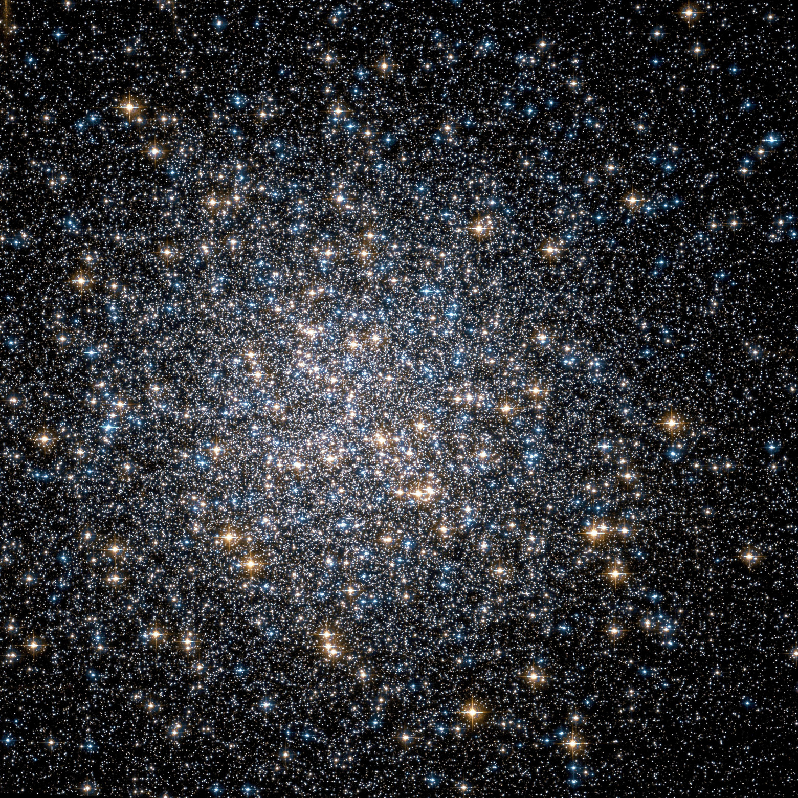 Центральная часть шарового звёздного скопления M13. Снимок космического телескопа имени Эдвина Хаббла  