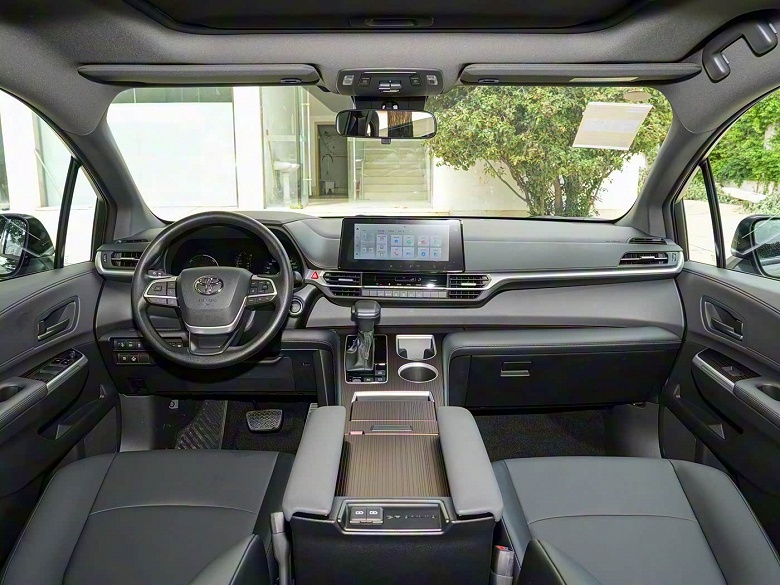 Представлена Toyota Granvia 2026: просторный салон, больше комфорта и новая комплектация Royal MAX с полным приводом