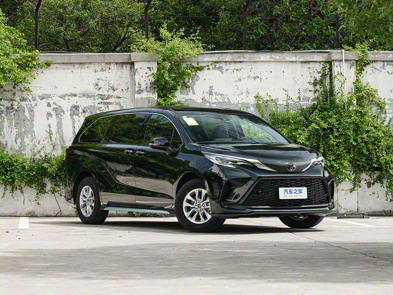 Представлена Toyota Granvia 2026: просторный салон, больше комфорта и новая комплектация Royal MAX с полным приводом