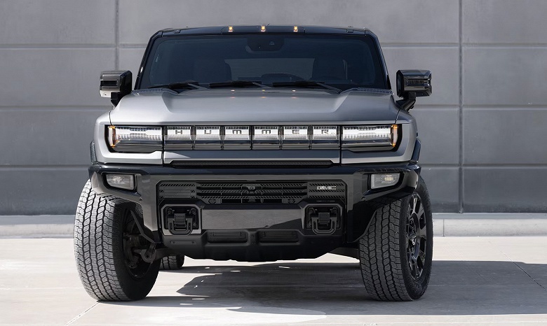 Спроса нет: брутальный внедорожник GMC Hummer EV продают со скидкой в 40 тыс. долларов и используют как подменные авто - 1 Спроса нет: брутальный внедорожник GMC Hummer EV продают со скидкой в 40 тыс. долларов и используют как подменные авто