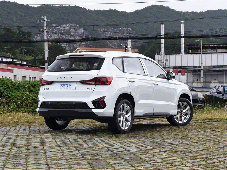 Дешевый кроссовер с технологиями Volkswagen. Cтартовали продажи Jetta VS5 2026 — топовое оснащение и 6-ступенчатым «автоматом» Aisin за 122 тыс. юаней (1,36 млн рублей)