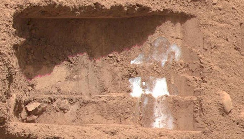 Органики и древние микробы могут сохраняться в марсианском льду 50 миллионов лет — исследование NASA