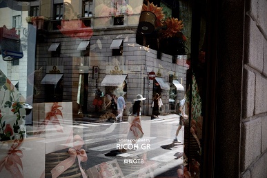 «Флагман уличной фотографии» с камерой Ricoh GR. Появились фотографии, сделанные на базовый Realme GT8