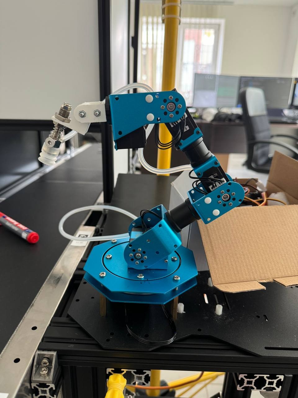 Внешний вид робота xArm 2.0