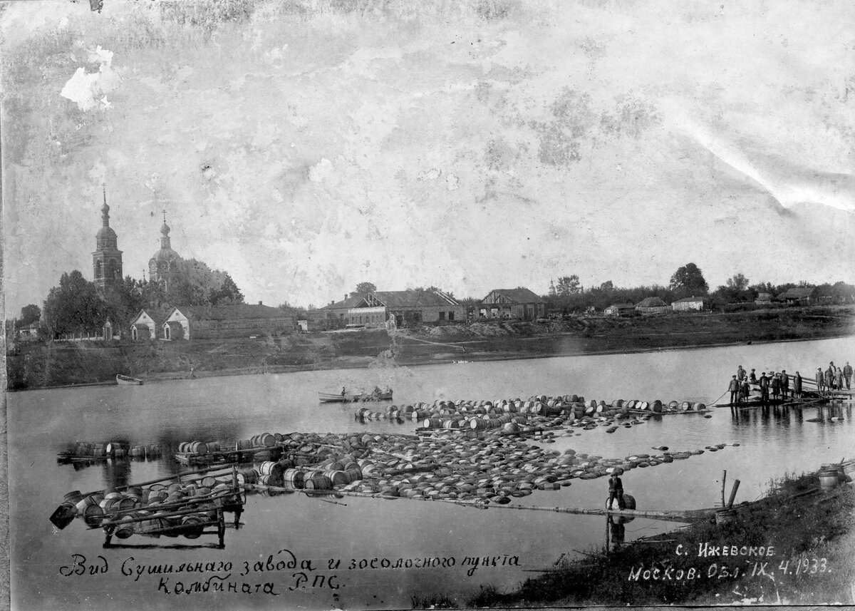 Ижевские бочки с солёными огурцами, которые полагалось хранить в воде