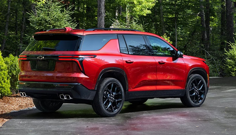 В продаже в России появились новые внедорожники Chevrolet Traverse: 325 л.с., «автомат» и полный привод — за 10,9 млн рублей (или 7,4 млн рублей под заказ)