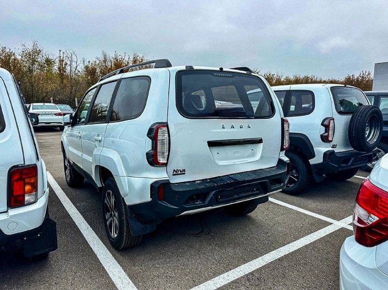 На АвтоВАЗе и так проблем хватает: удлинённую Lada Niva Travel заморозили, возможно, навсегда
