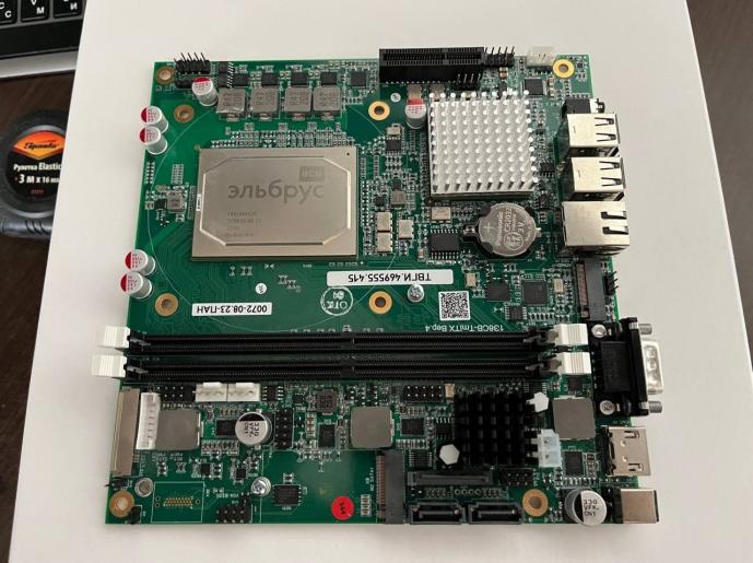 Из всех доступных форм-факторов материнских плат с 8-ядерным процессором я приобрёл самый компактный.