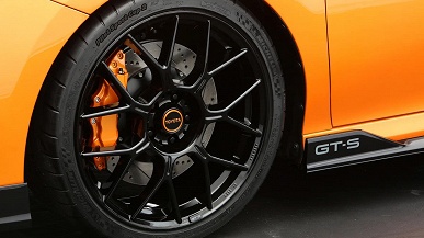 Представлена Toyota Camry XSE AWD Hybrid 2025: доработанная подвеска, улучшенные тормоза, полный привод и 232 л.с.