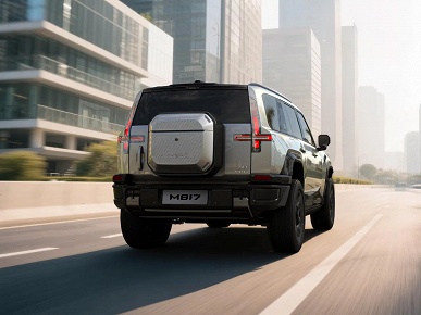 «Китайский Hummer» M-Hero 817 впервые приехал в Россию: полный привод, 550 л.с. и 1300 км на баке бензина — за 7,2 млн рублей - 2 «Китайский Hummer» M-Hero 817 впервые приехал в Россию: полный привод, 550 л.с. и 1300 км на баке бензина — за 7,2 млн рублей