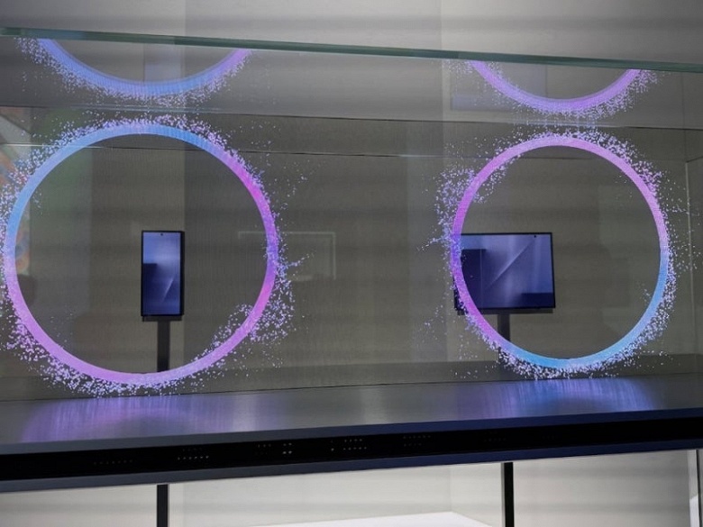 Samsung показала свой первый смартфон, складываемый втрое: первые изображения Samsung Galaxy Z TriFold