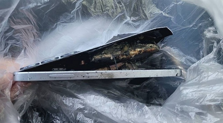 Новенький флагманский Samsung Galaxy S25+ вспыхнул во время использования - 1 Новенький флагманский Samsung Galaxy S25+ вспыхнул во время использования